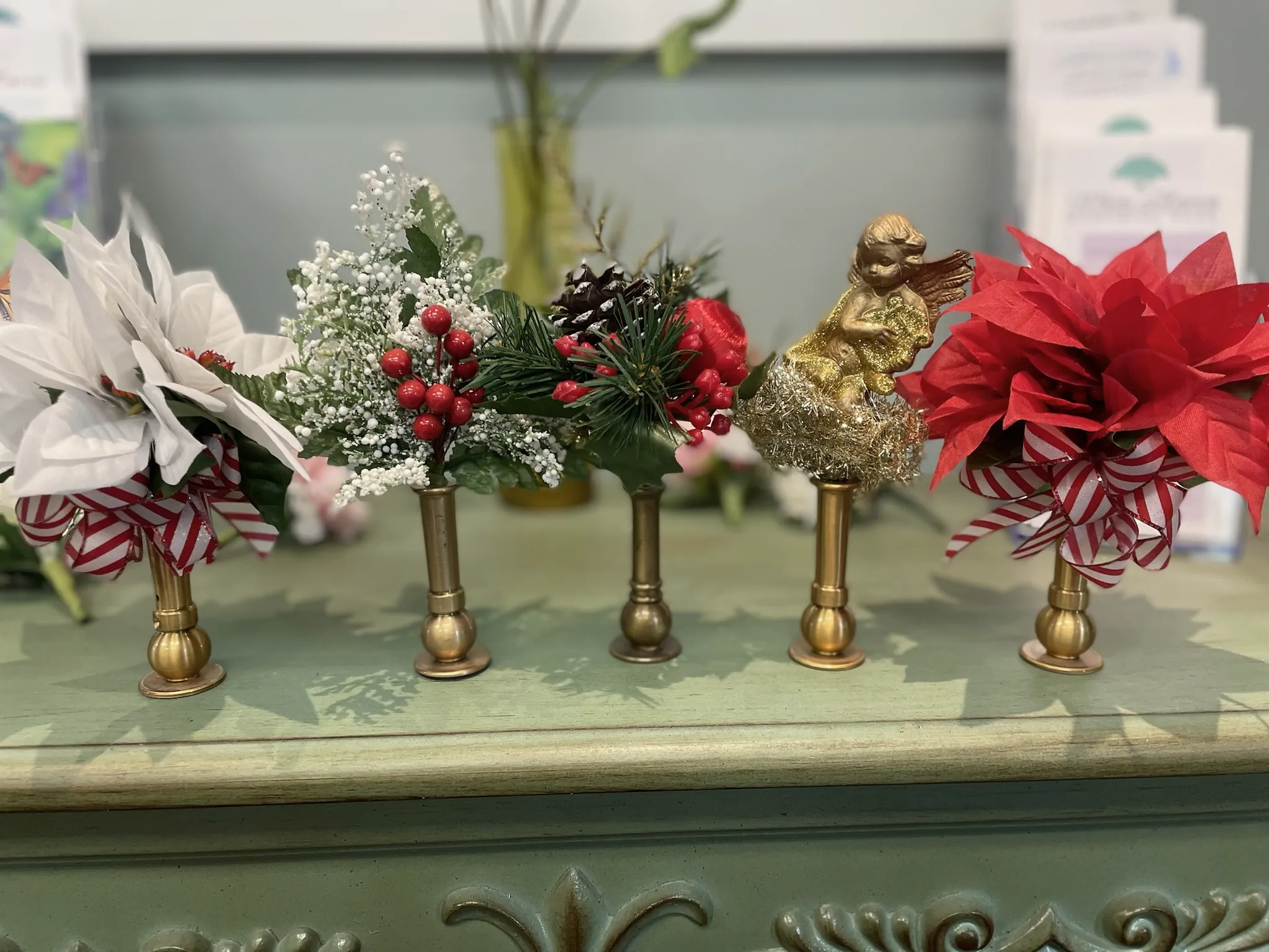 Holiday Bronze Vase Flower Change